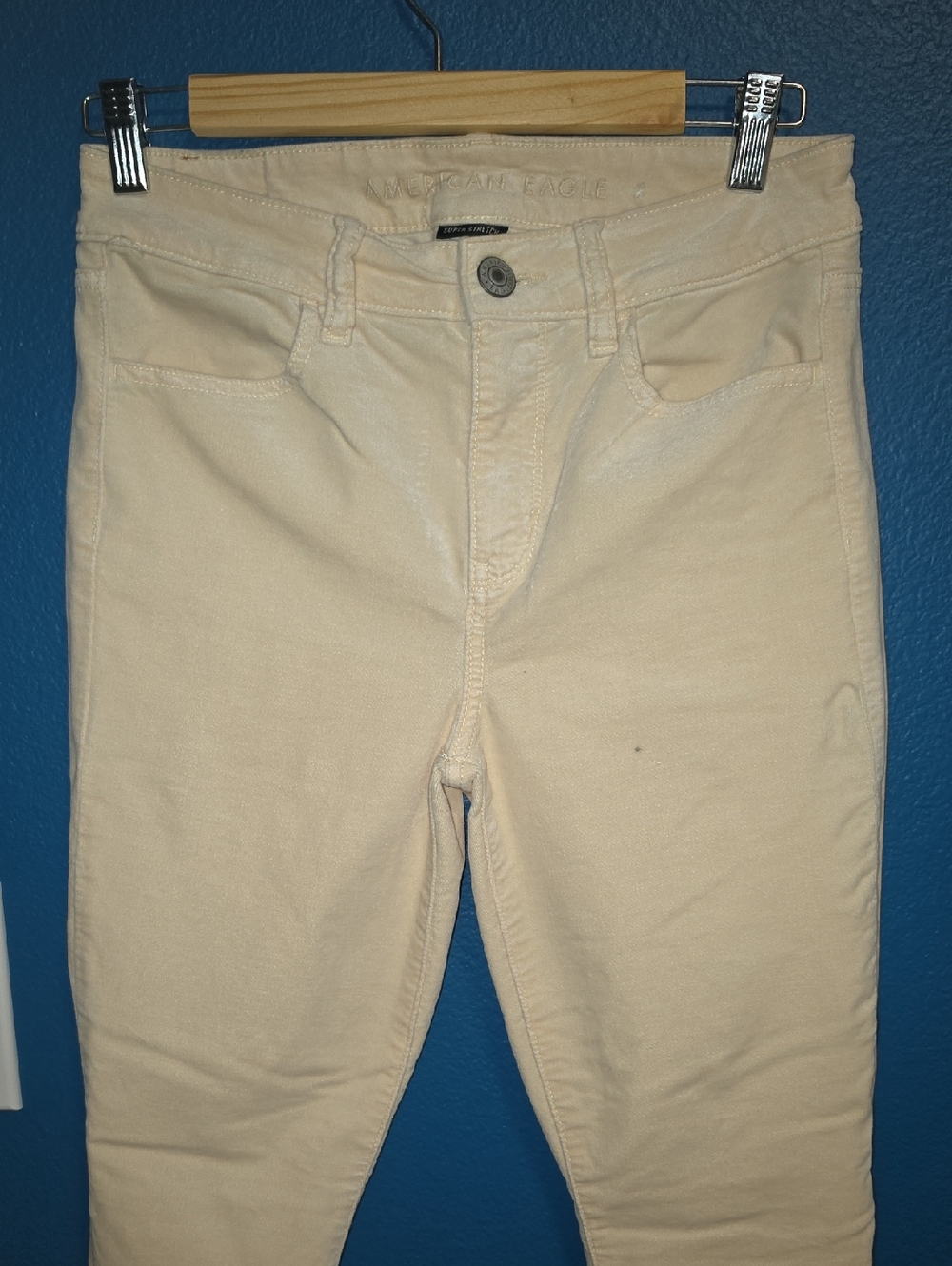 American Eagle Outfitters Off-White Hi-Rise Jegging